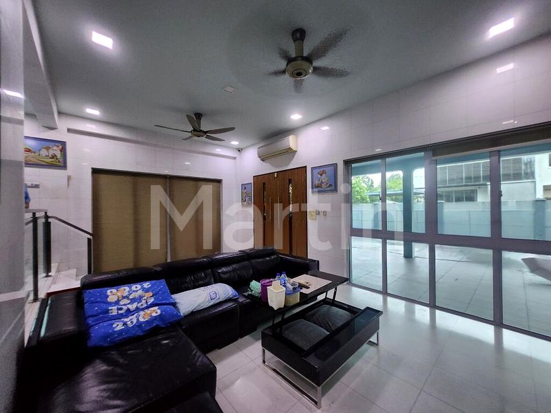 7 Bed Corner Terrace (Landed) for Sale in  Golden Hill Estate - Image 12